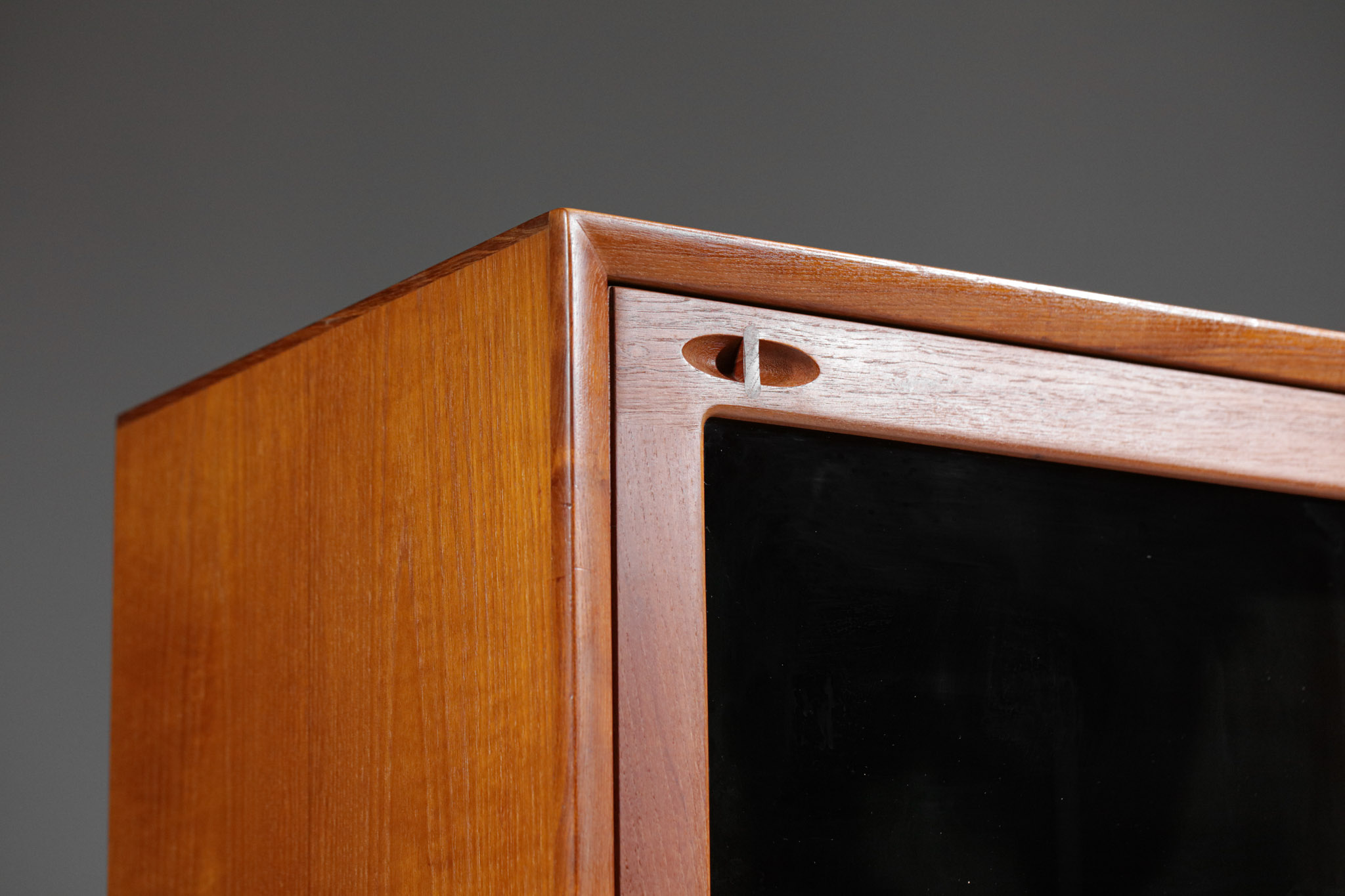 HW vintage cabinet - Danke scandinavian Galerie E369 teak Klein- bramin
