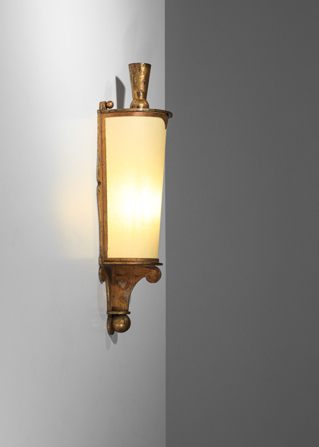 French 40's wall light in gilded steel and paper diffuser – G758 – Danke  Galerie
