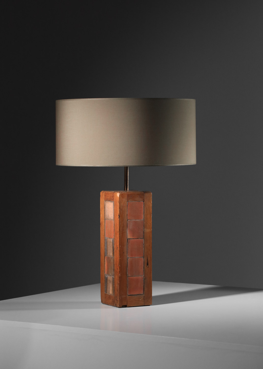 grande lampe de table en chêne et carreaux de céramique - H321