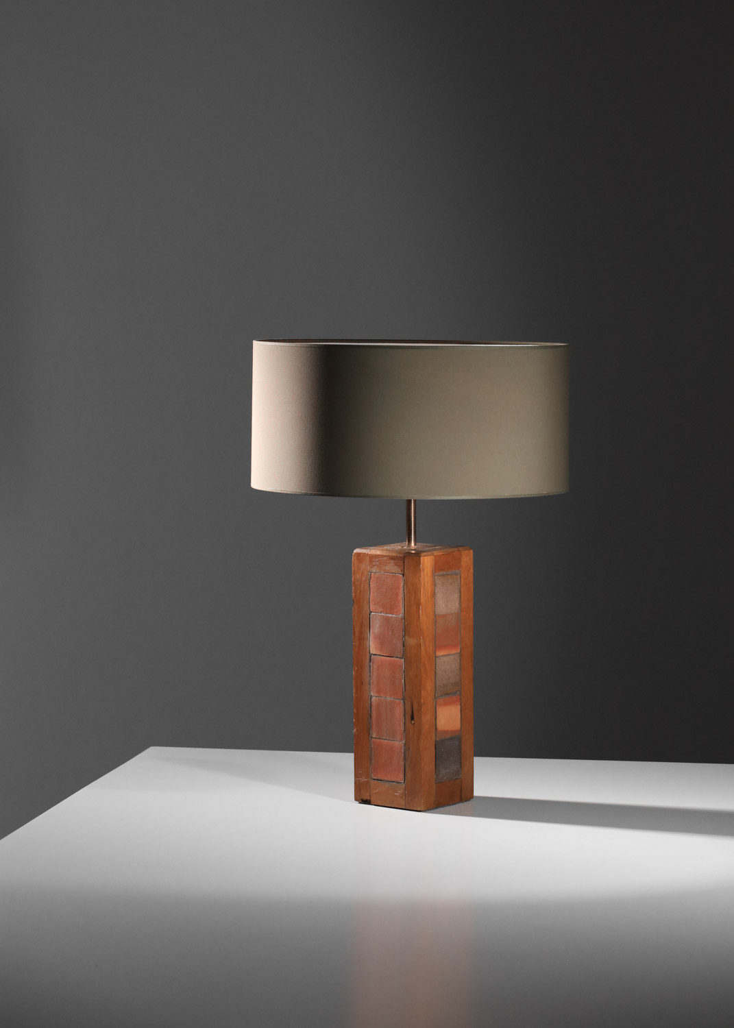 grande lampe de table en chêne et carreaux de céramique - H321