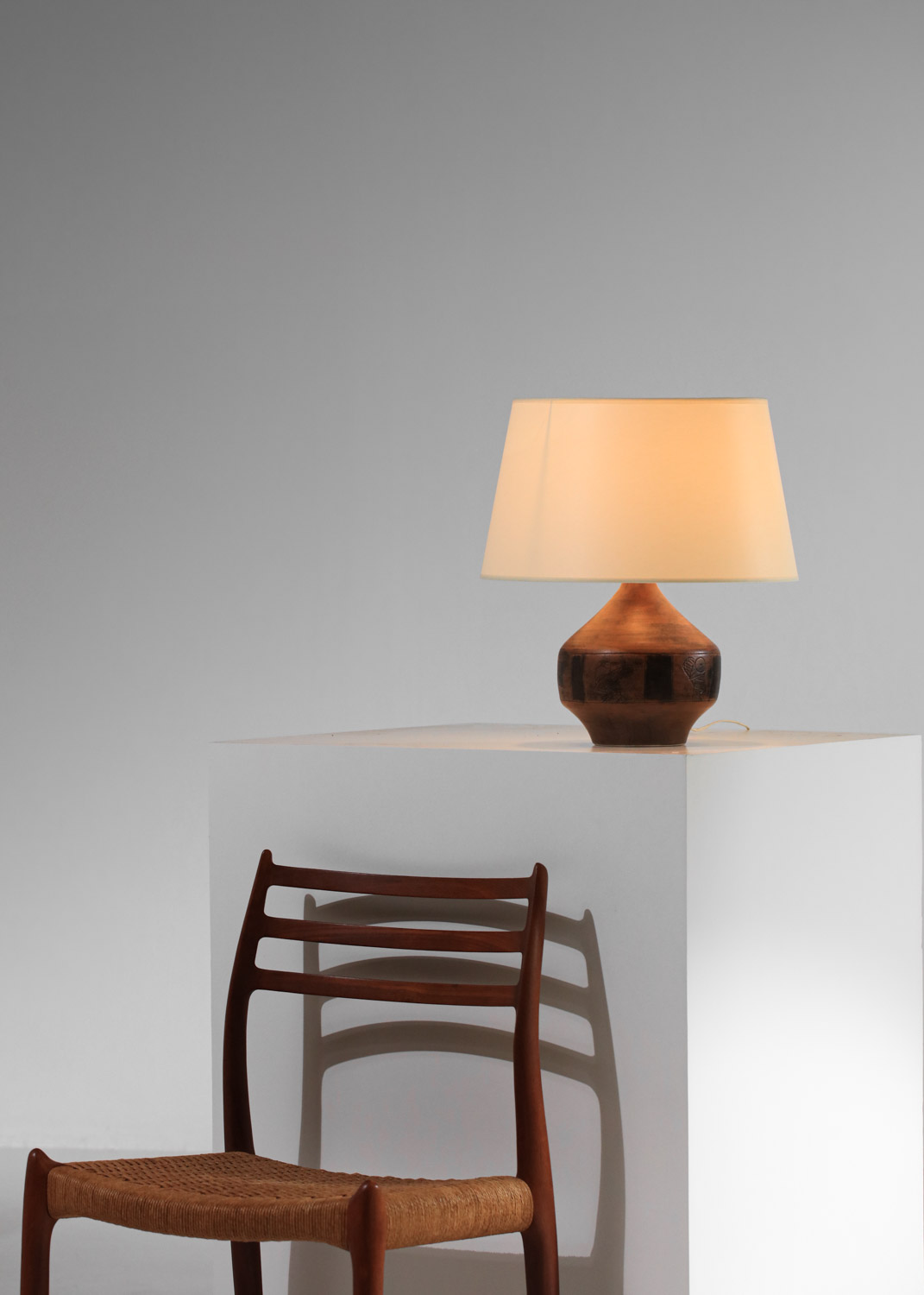 lampe en céramique jacques blin marron à décor d'oiseau