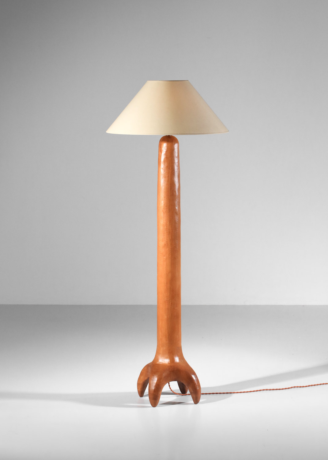 Lampadaire ethnique par Vincent Vincent hêtre massif - VV124