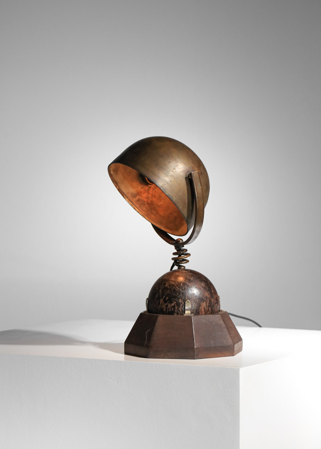 grande lampe de table en bois et laiton années 50 dans le goût de felix aublet H681