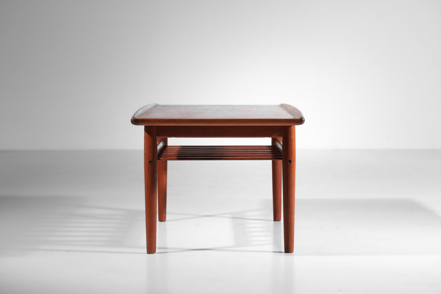 table basse danoise scandinave en teck par grete jalk - J071