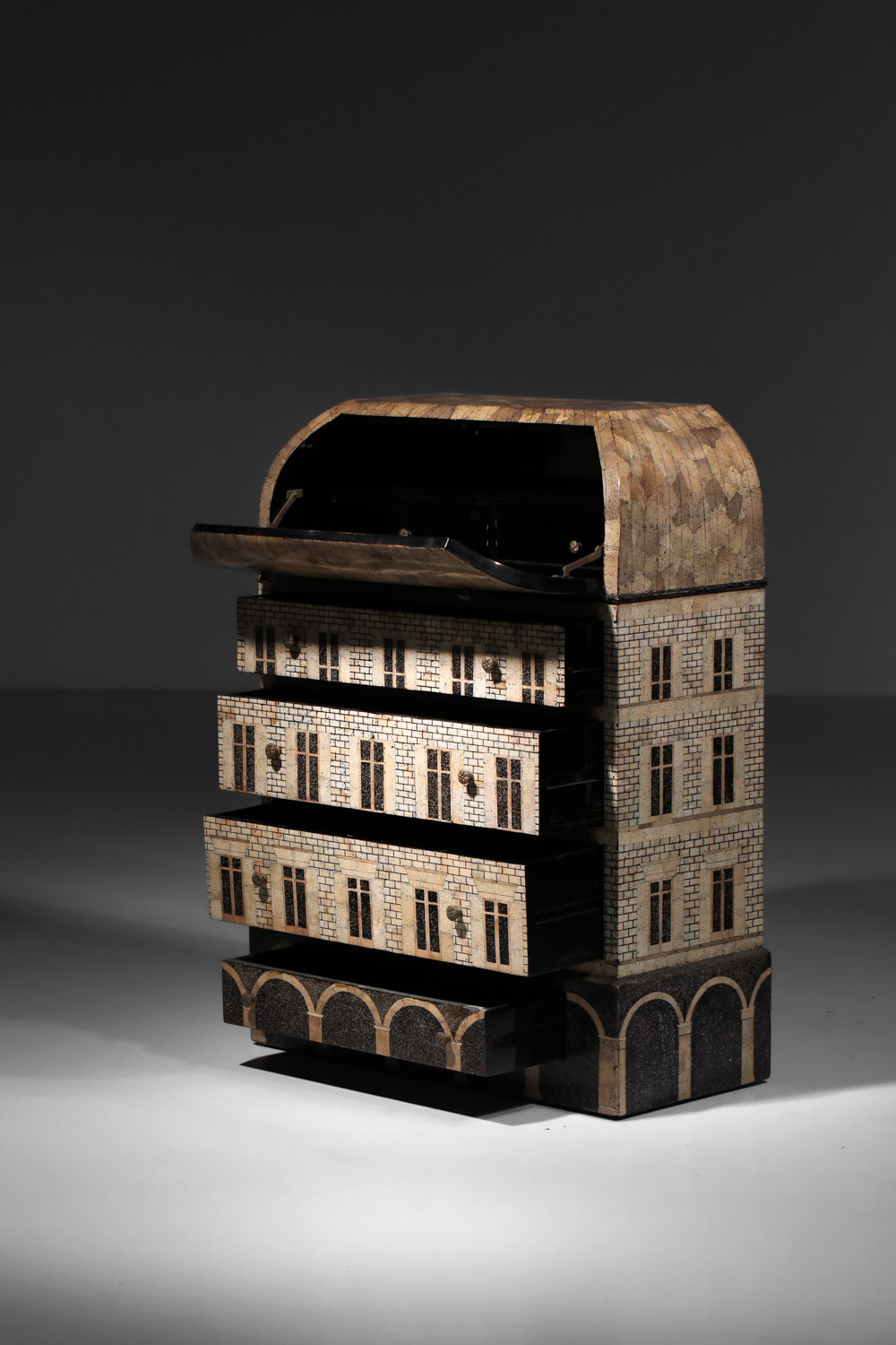 commode trompe l'oeil façade d'immeuble placage de coquilles d'oeufs attribuée à thierry voeltzel