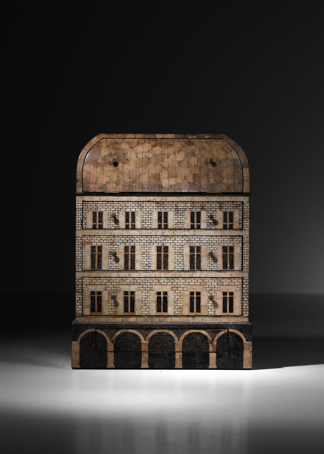 commode trompe l'oeil façade d'immeuble placage de coquilles d'oeufs attribuée à thierry voeltzel