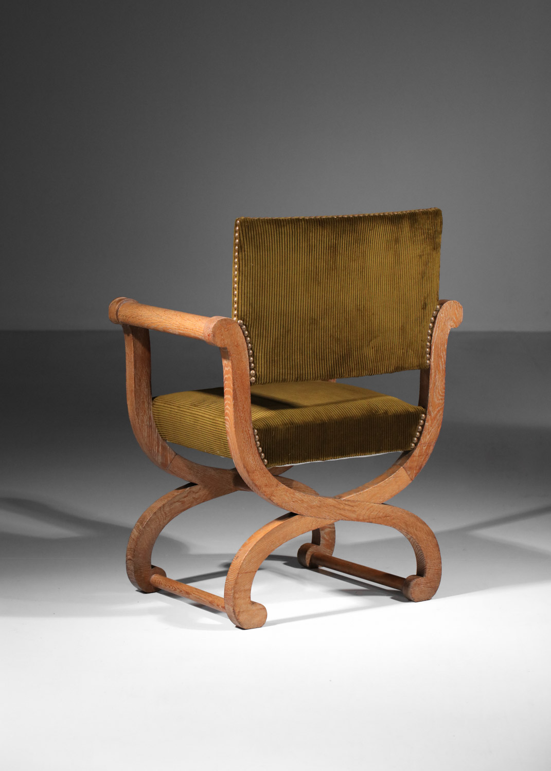 paire de fauteuils dagobert par rené et gilbert schmitt des années 40 en chêne cérusé - J013