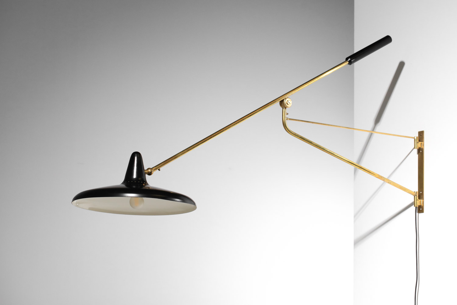 grande applique potence italienne des années 60 en laiton G282