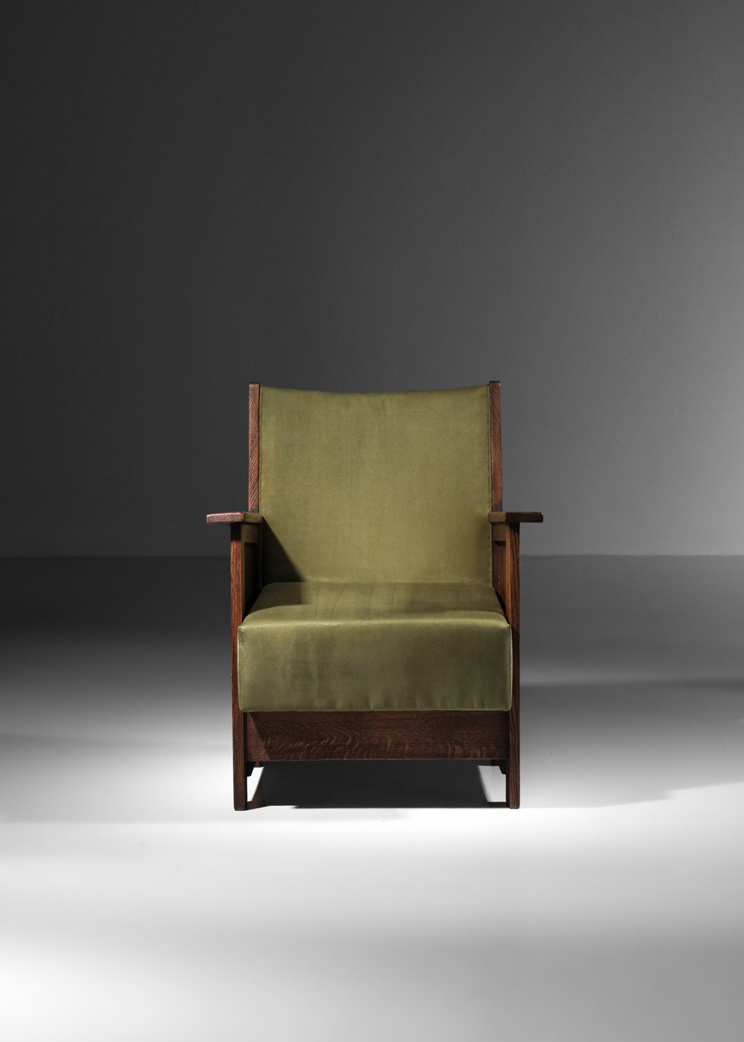 fauteuil des années 30/40 en chêne massif et velour - I686