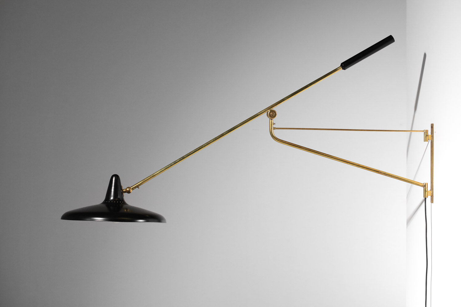 grande applique potence italienne des années 60 en laiton G282