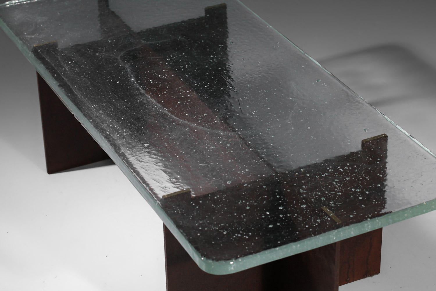 table basse danke studio dalle de verre transparente et acier - DK023/2