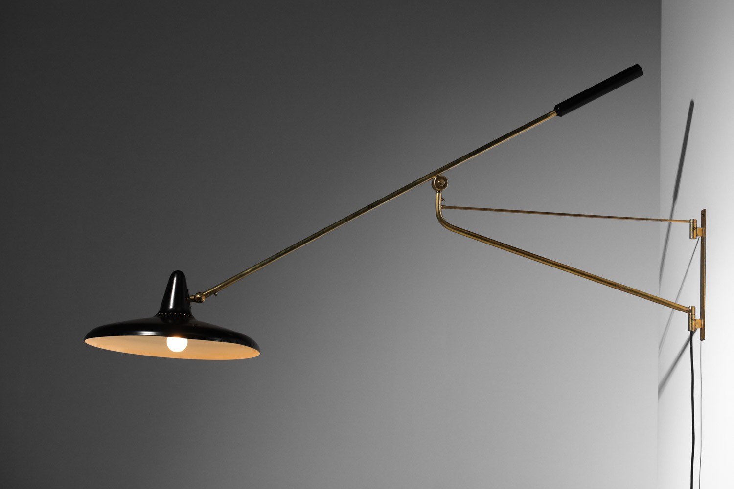 grande applique potence italienne des années 60 en laiton G282