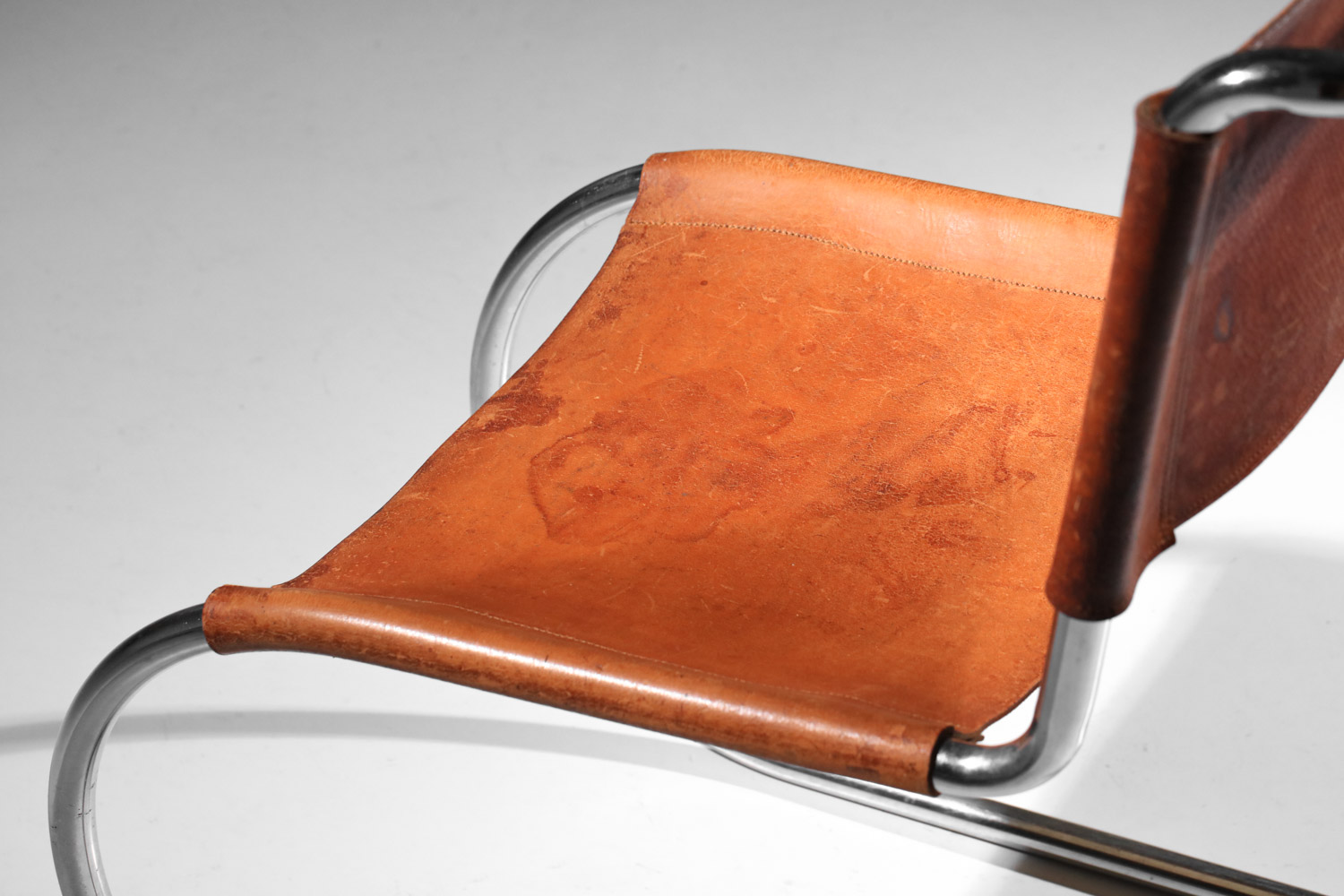 chaise MR10 mies van der rohe 1ère édition thonet en cuir et tube d'acier chromé G683