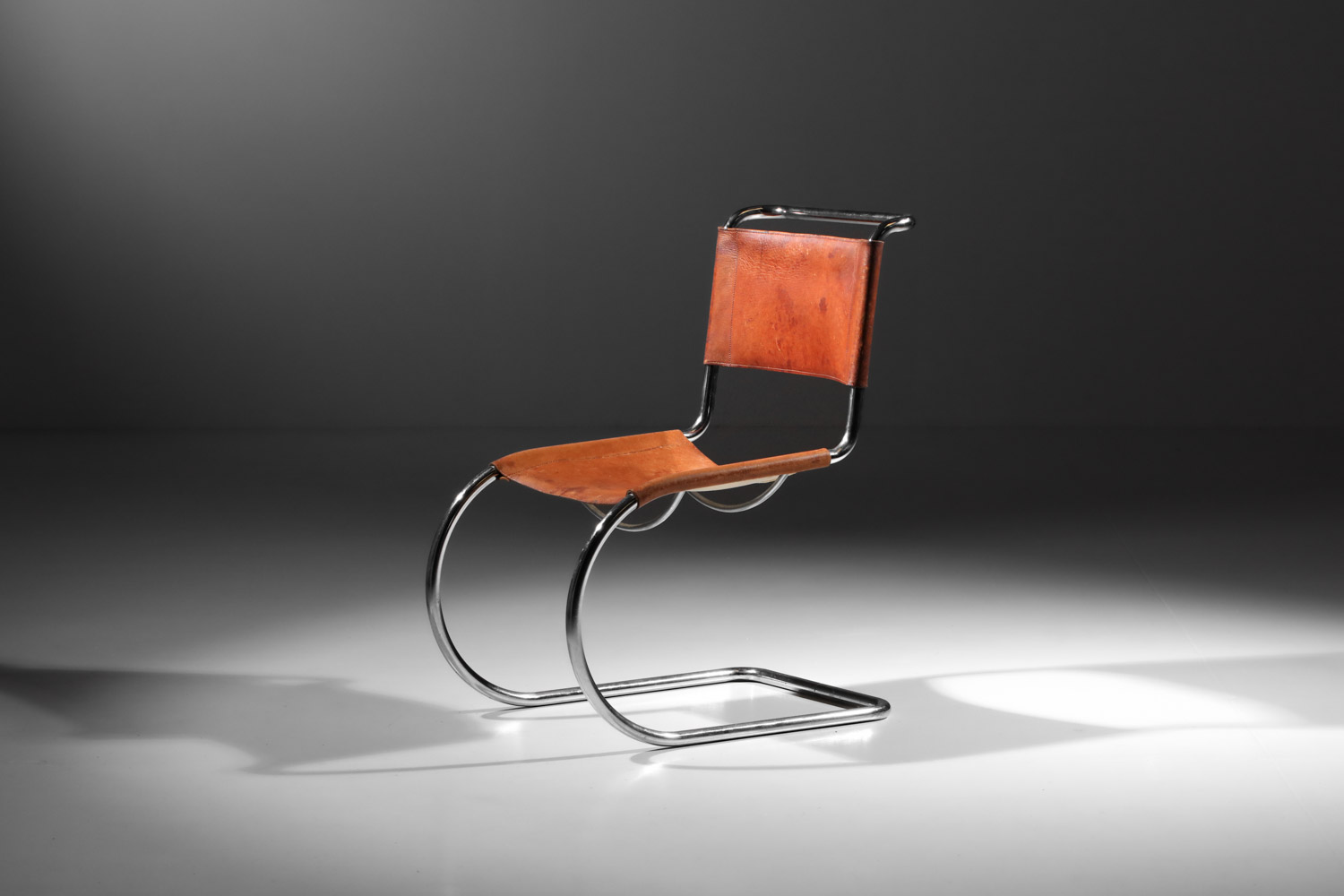 chaise MR10 mies van der rohe 1ère édition thonet en cuir et tube d'acier chromé G683
