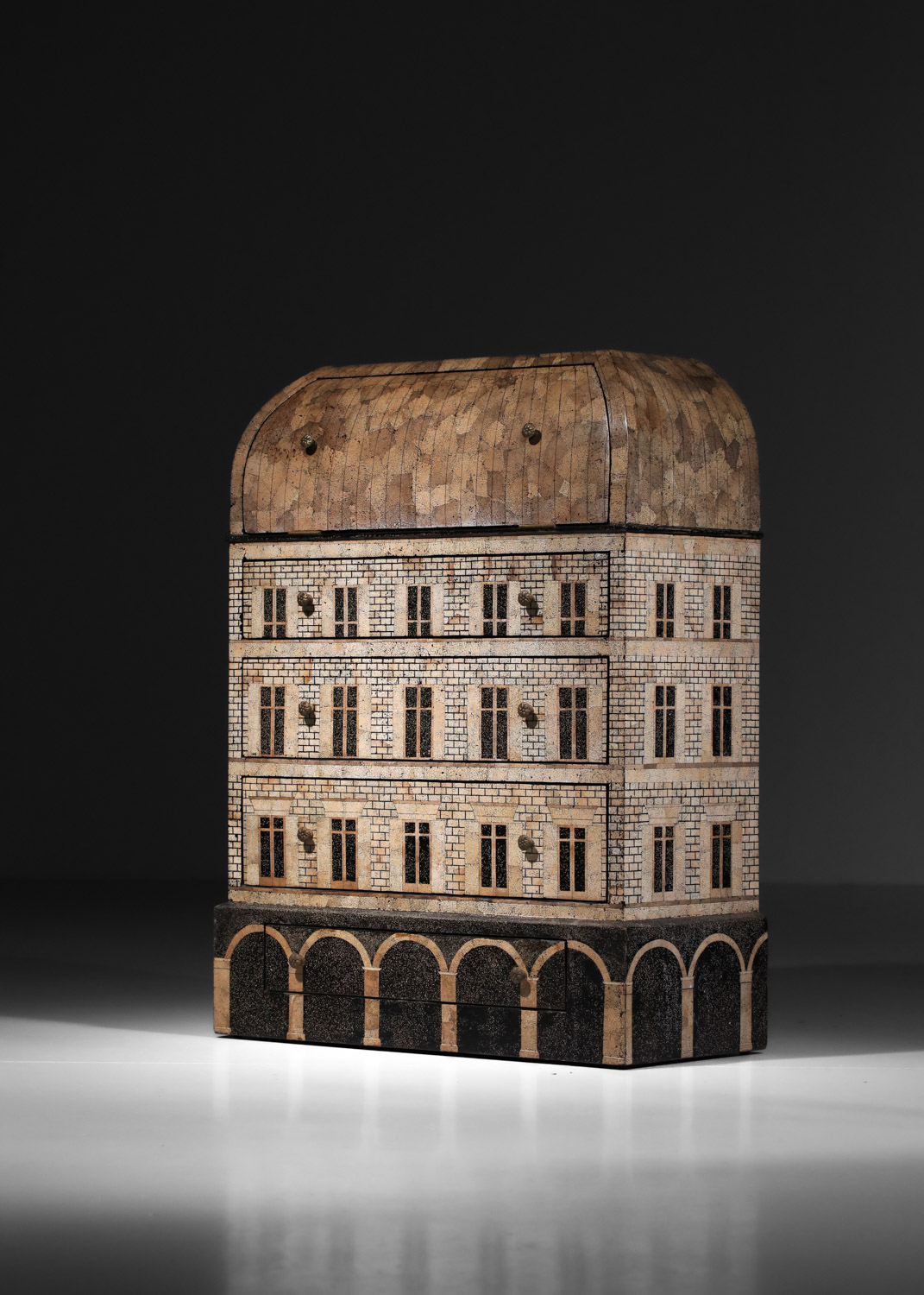 commode trompe l'oeil façade d'immeuble placage de coquilles d'oeufs attribuée à thierry voeltzel