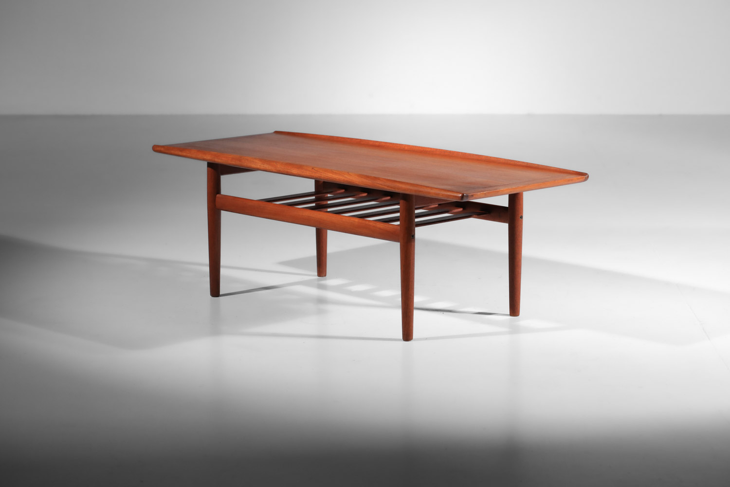 table basse danoise scandinave en teck par grete jalk - J071