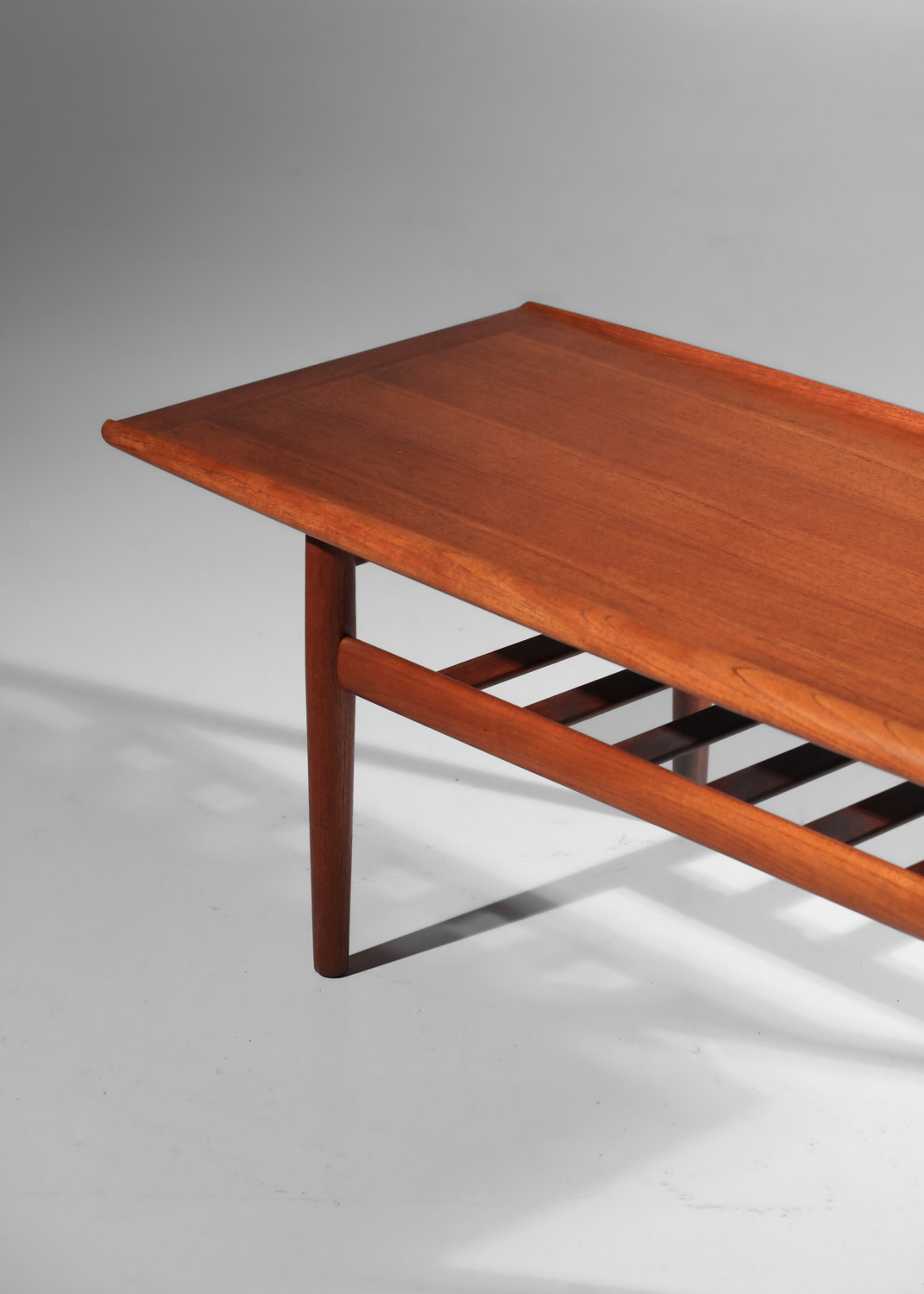 table basse danoise scandinave en teck par grete jalk - J071