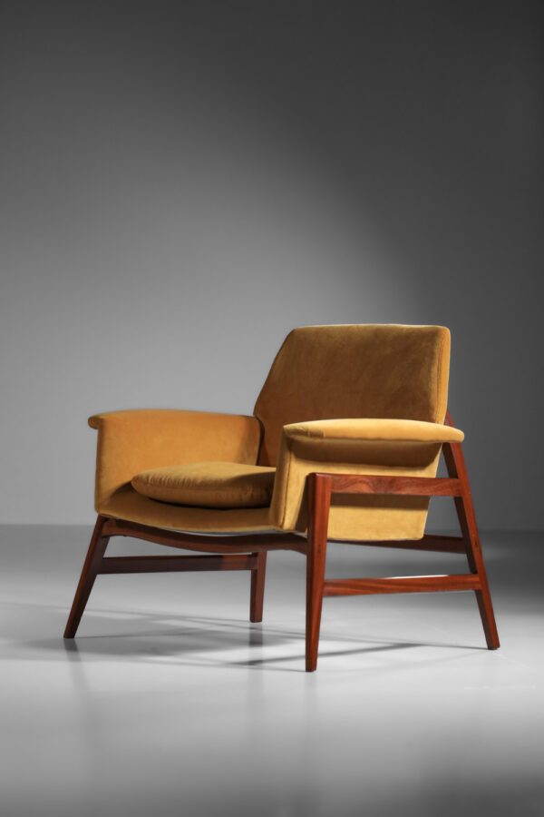 Paire de fauteuils attribués à Gianfranco Frattini en velours des années 1950 - I175