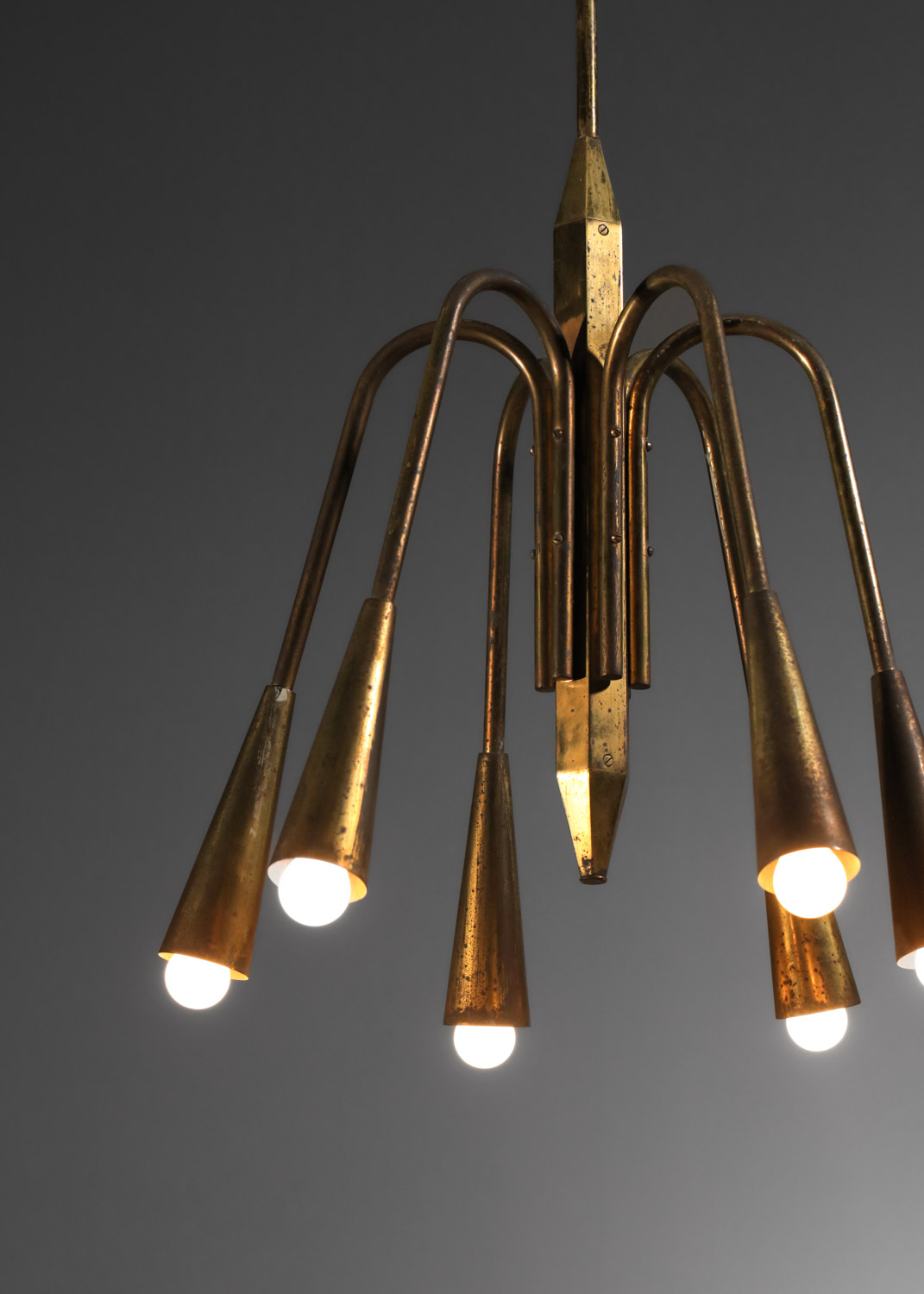lustre moderniste en laiton massif 6 bras patiné - I614