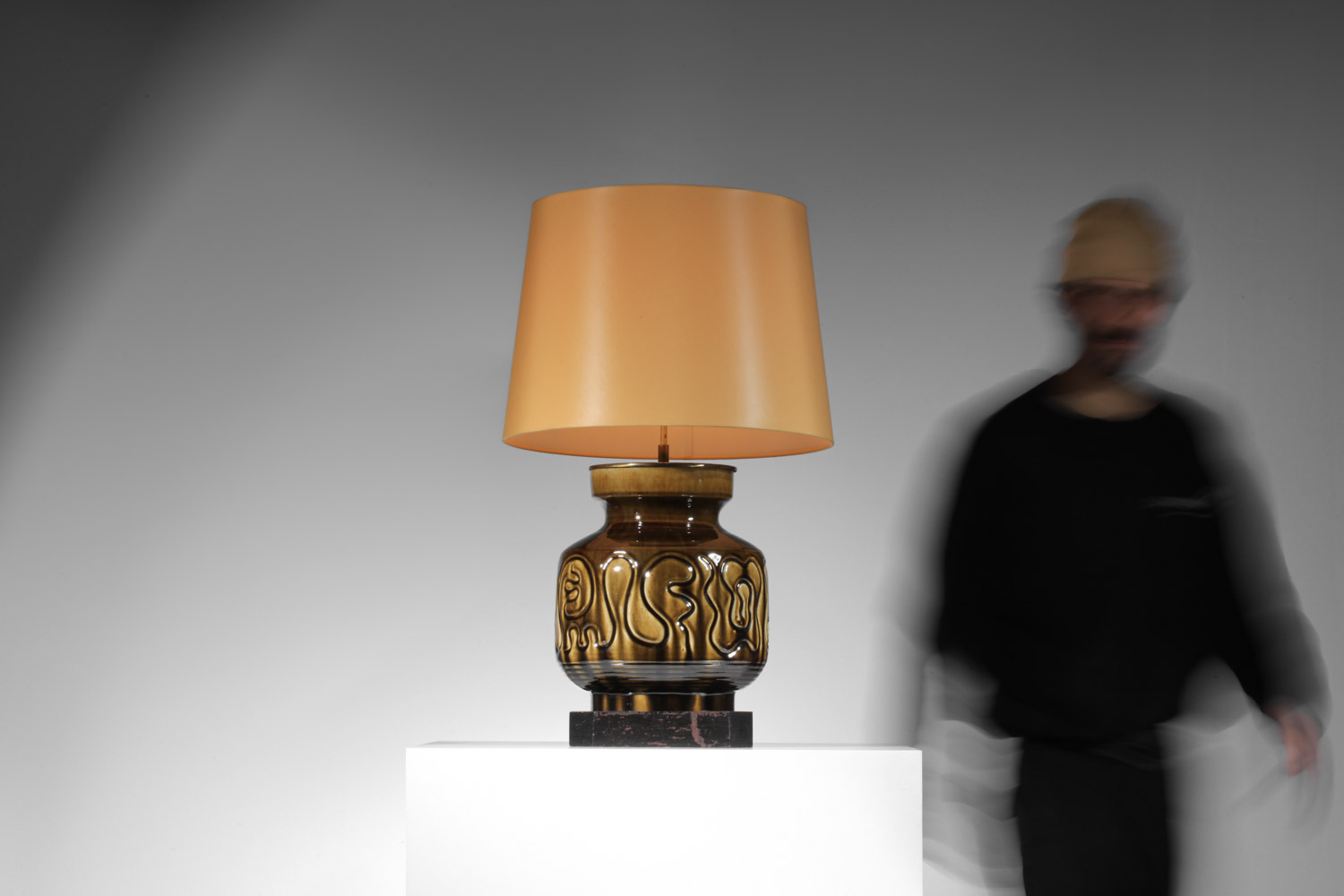 grande lampe de table en céramique des années 70 verte socle en bois H744
