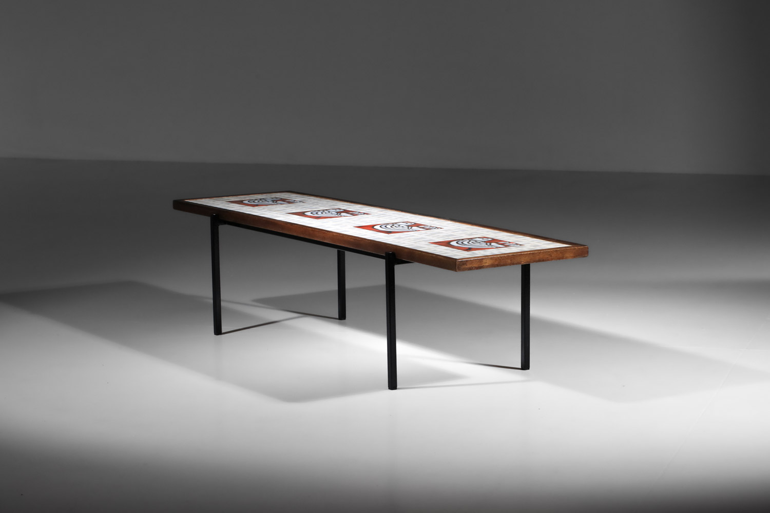 table basse en céramique roger capron à décor de coqs poules des années 50 vallauris - E485