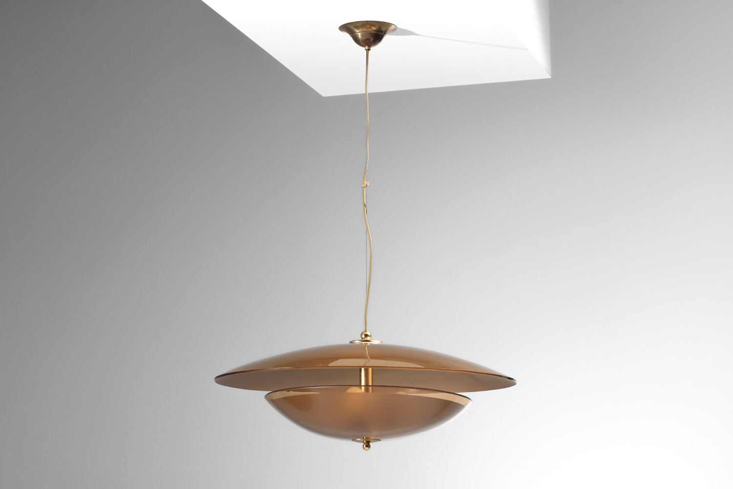 grand lustre italien soucoupe en verre fumé des années 70 - J138