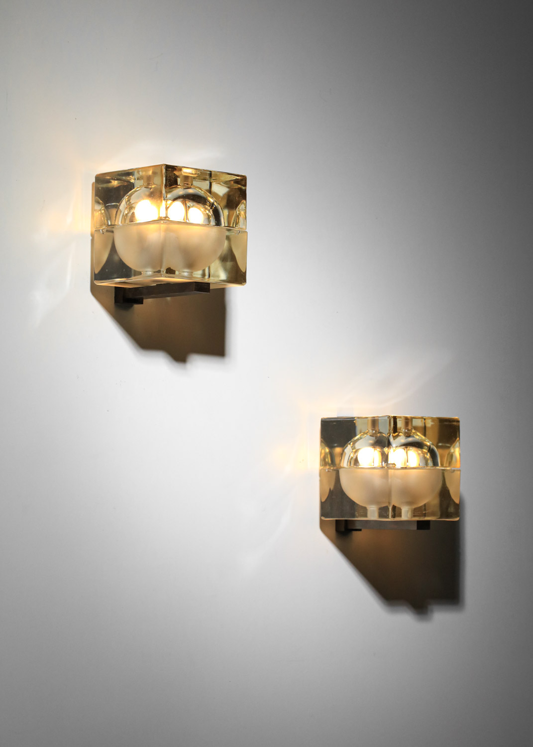 paire d'appliques italiennes alessandro mendini pour fidenza vetraria cube en verre - I593