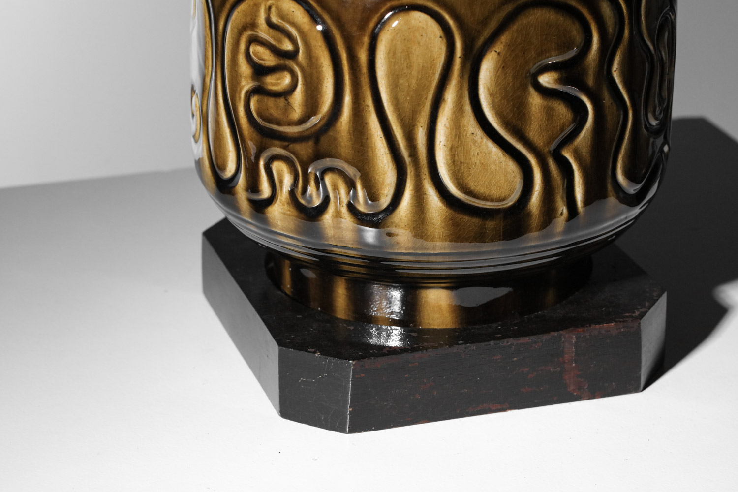 grande lampe de table en céramique des années 70 verte socle en bois H744