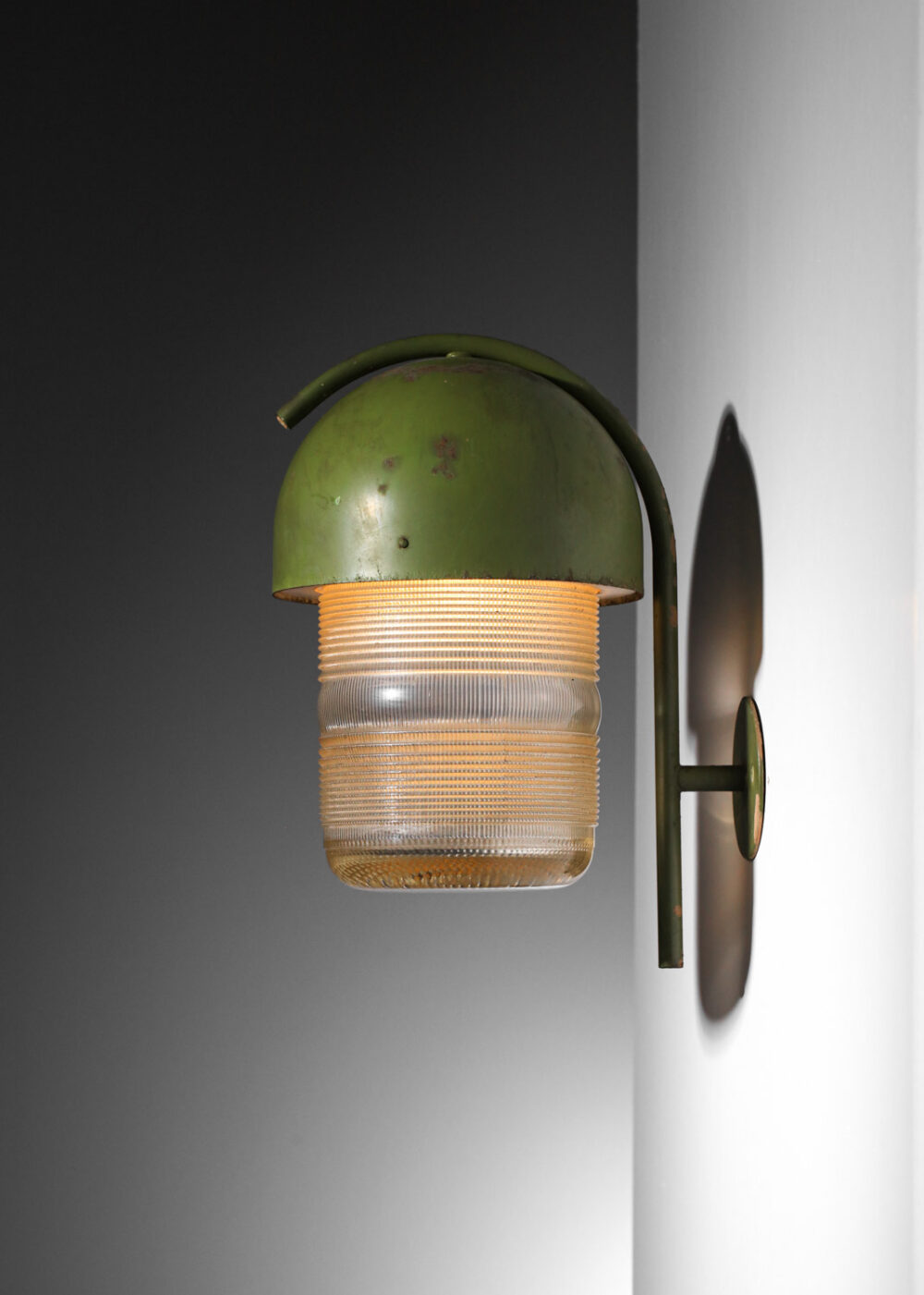 applique italienne en verre et métal laqué vert des années 60 - J547
