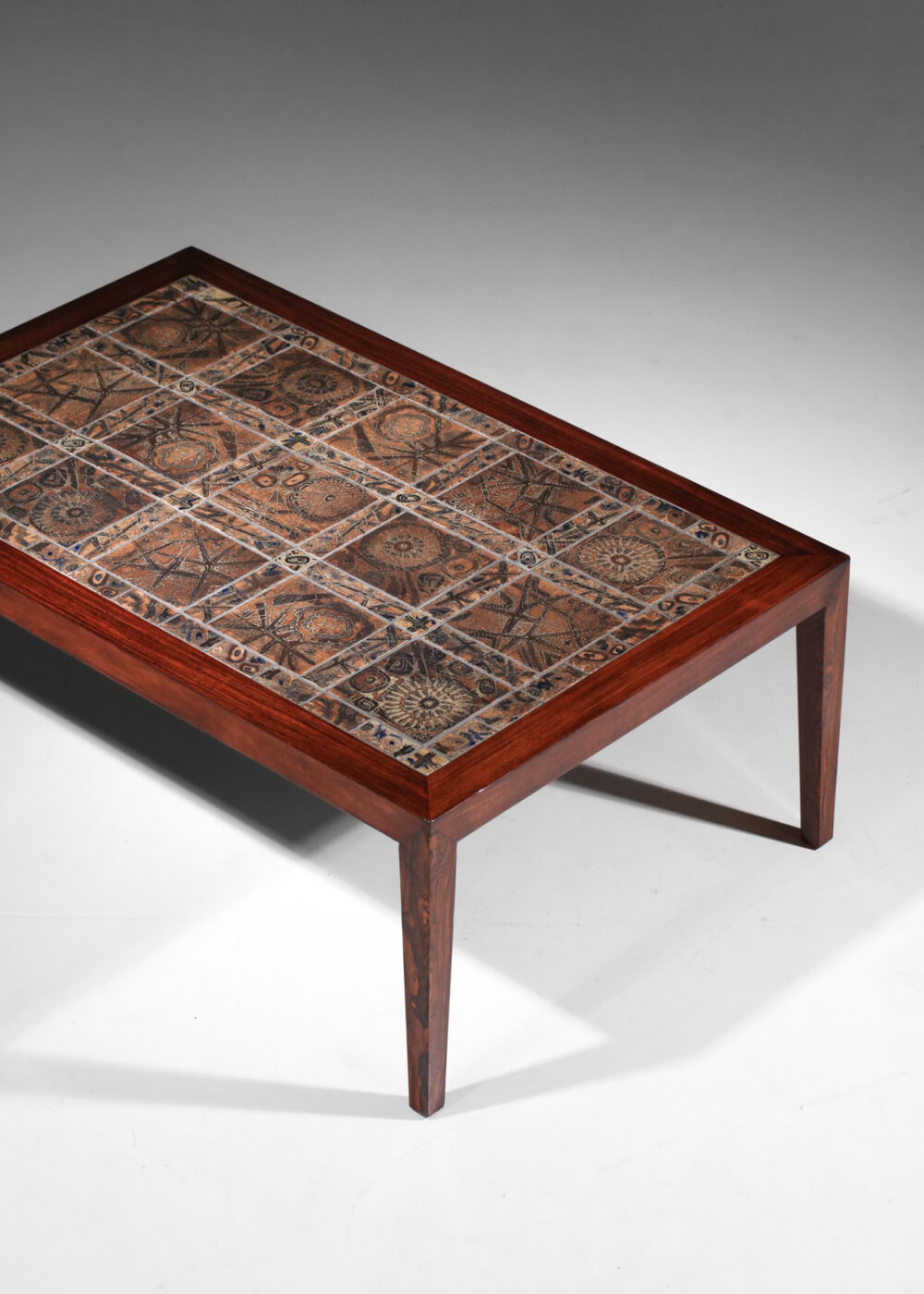 table basse danoise severin hansen en palissandre de rio et porcelaine - J424