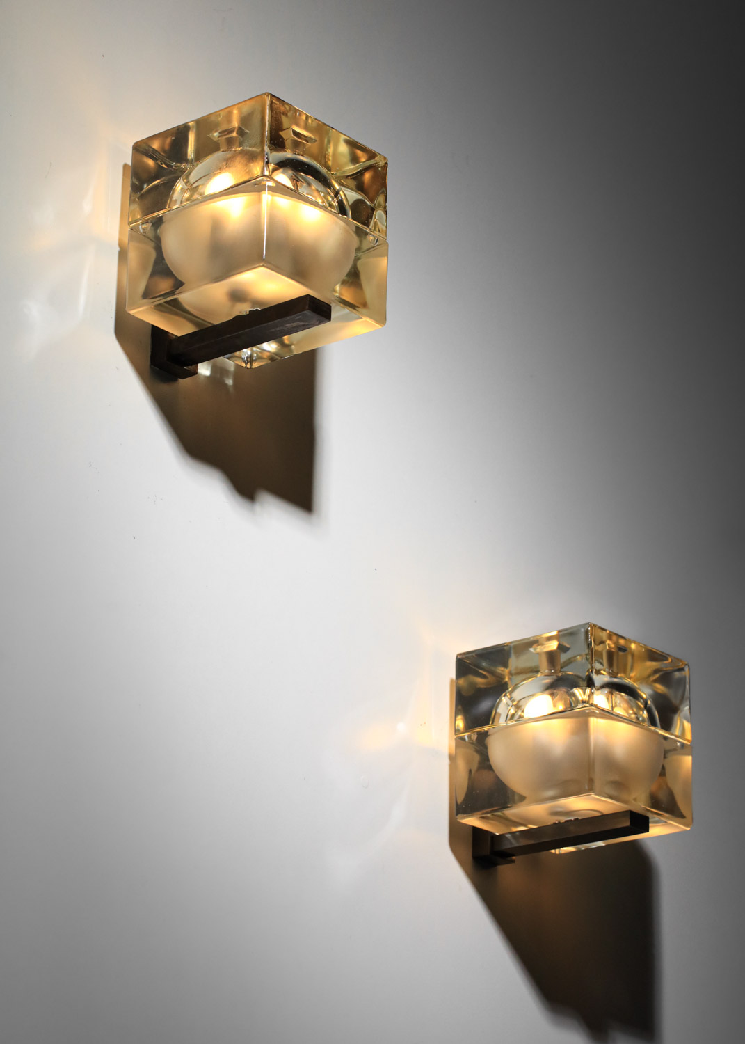 paire d'appliques italiennes alessandro mendini pour fidenza vetraria cube en verre - I593