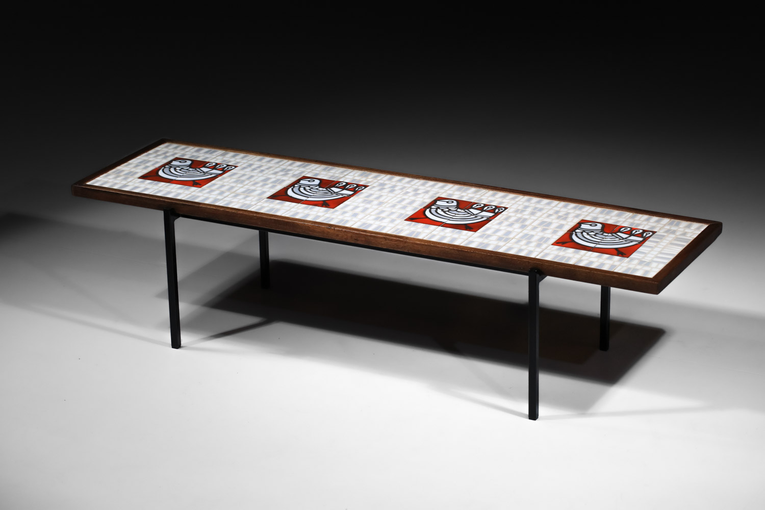 table basse en céramique roger capron à décor de coqs poules des années 50 vallauris - E485