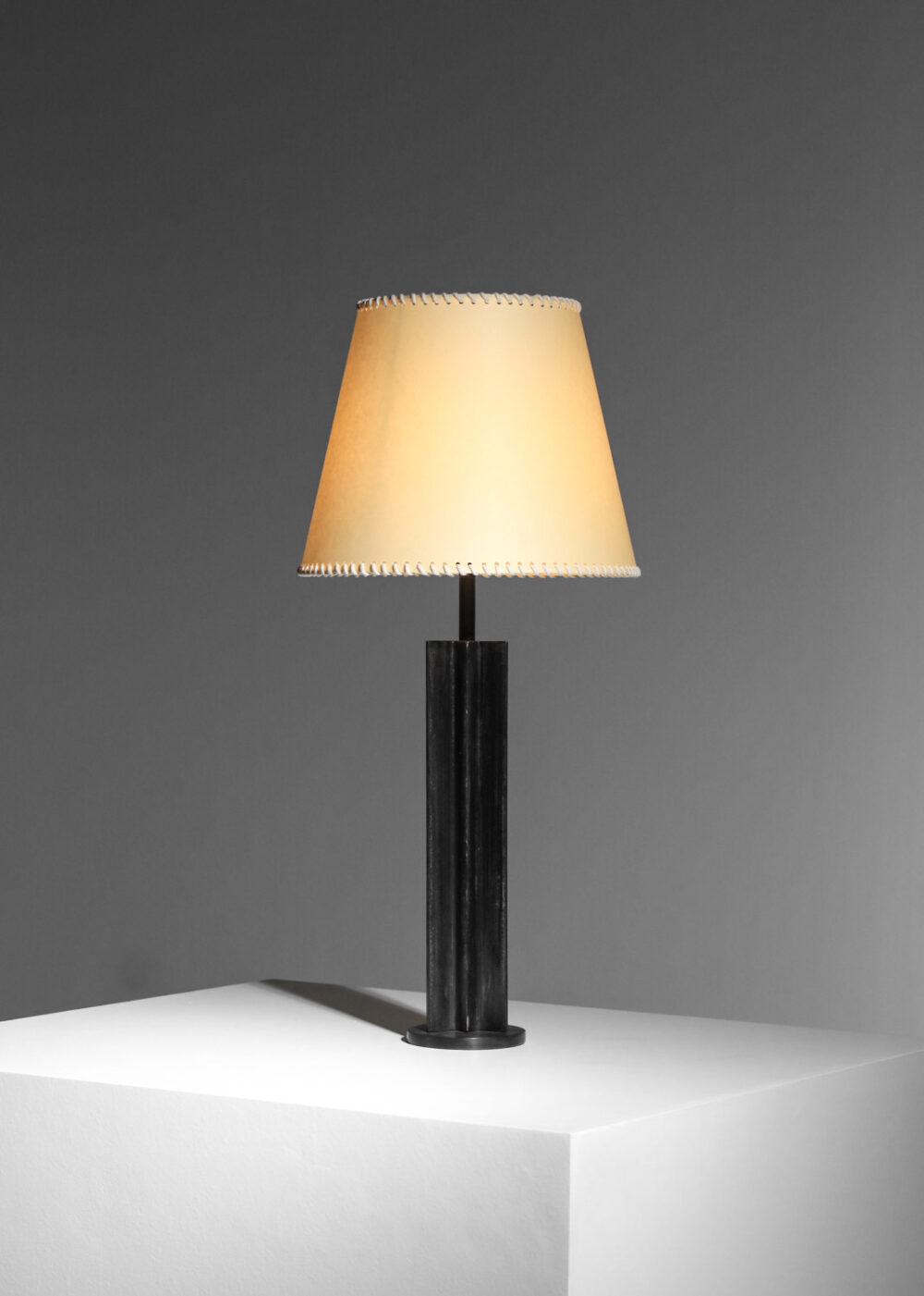 Pied de lampe par l'artiste Donna DC12