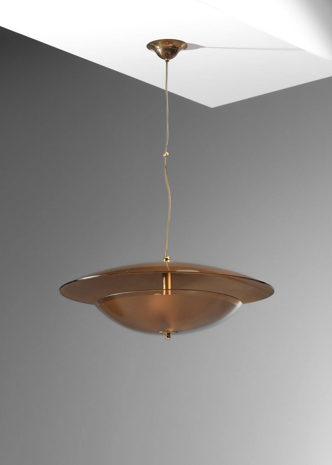 grand lustre italien soucoupe en verre fumé des années 70 - J138
