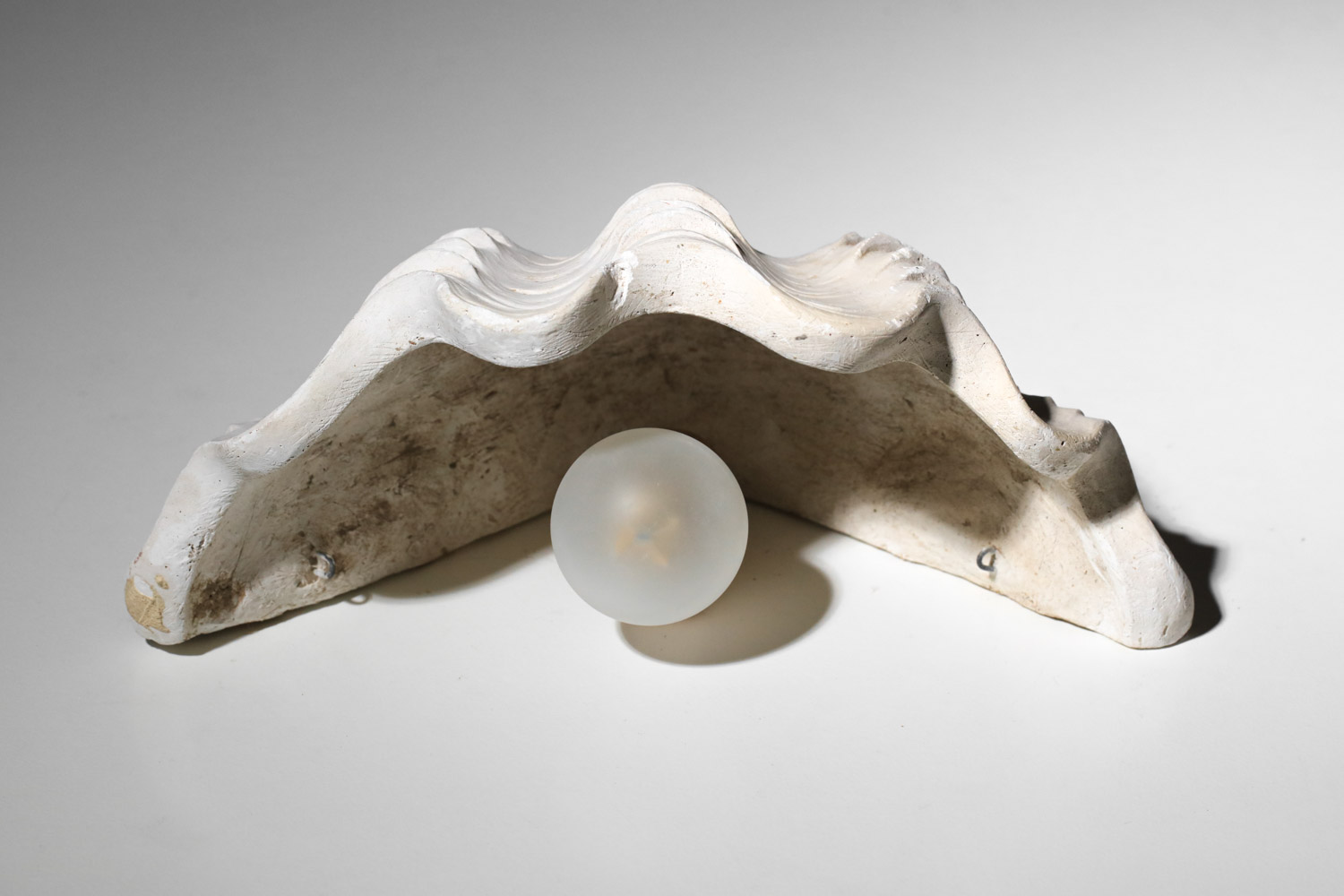 une applique coquillage en plâtre art déco dans le goût de serge roche - I626