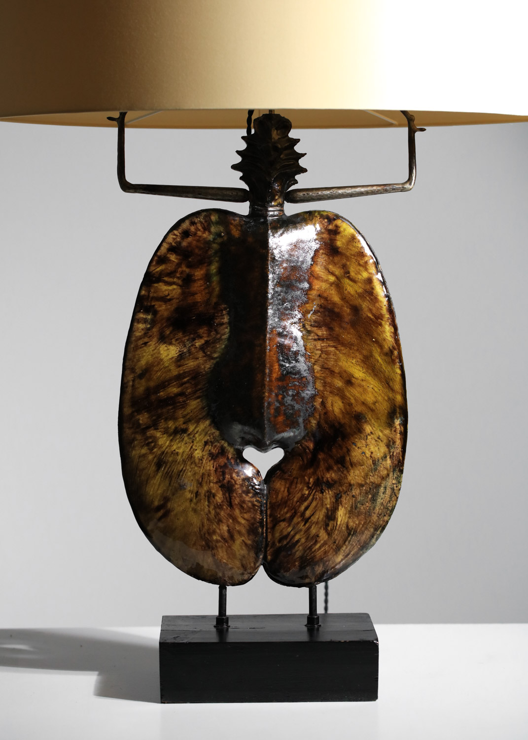 grande lampe en céramique émaillée coléoptère zoomorphe non identifiée - J029