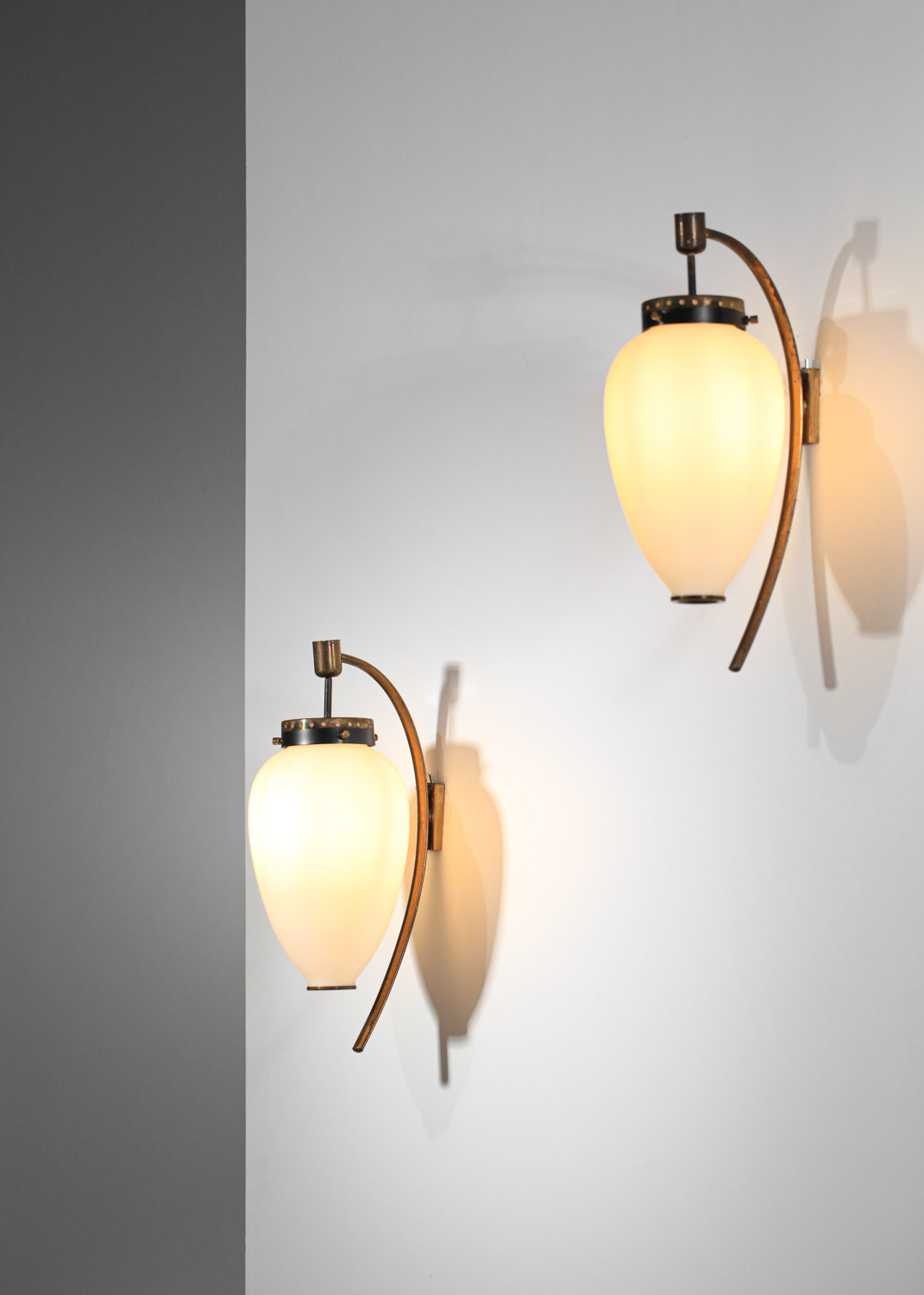 3 appliques italiennes attr à Stilnovo opaline olive suspendue - G678