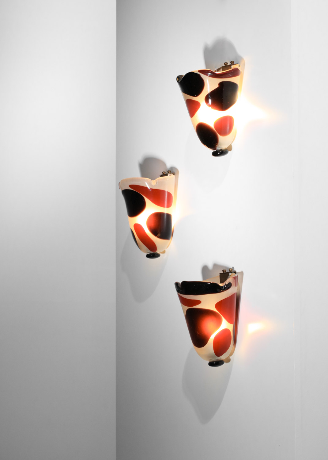 suite de 3 appliques en verre épais de Murano rouge des années 70 G713 - G714