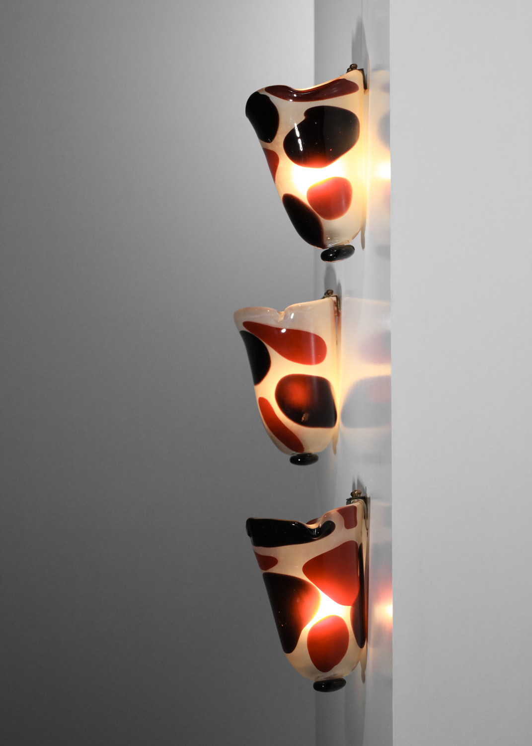 suite de 3 appliques en verre épais de Murano rouge des années 70 G713 - G714