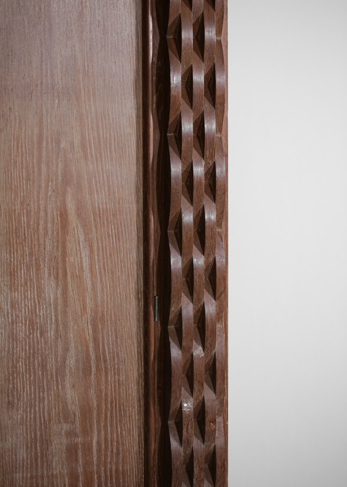Armoire bois cérusé années 30 / 40 moderniste style Jean Michel Franck