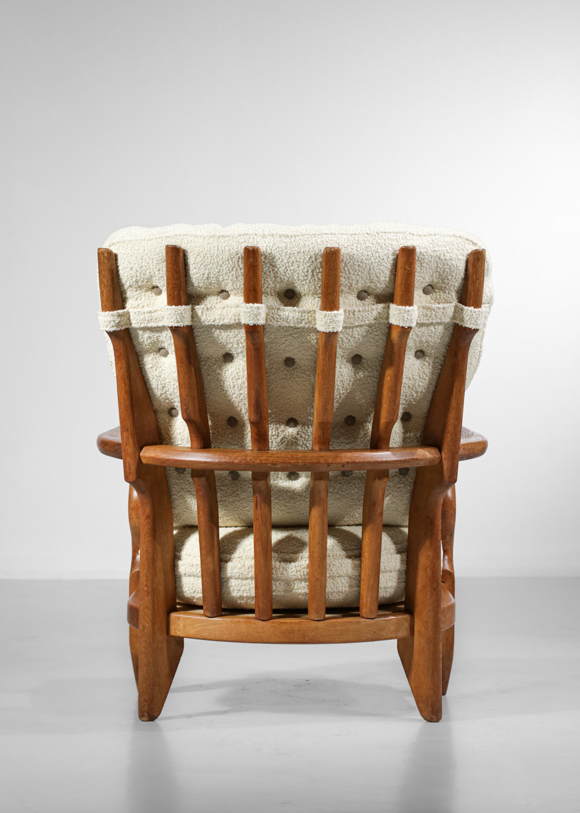 Fauteuil grand repos de Guillerme et chambron model madame pour votre maison années 60 en chene - F573