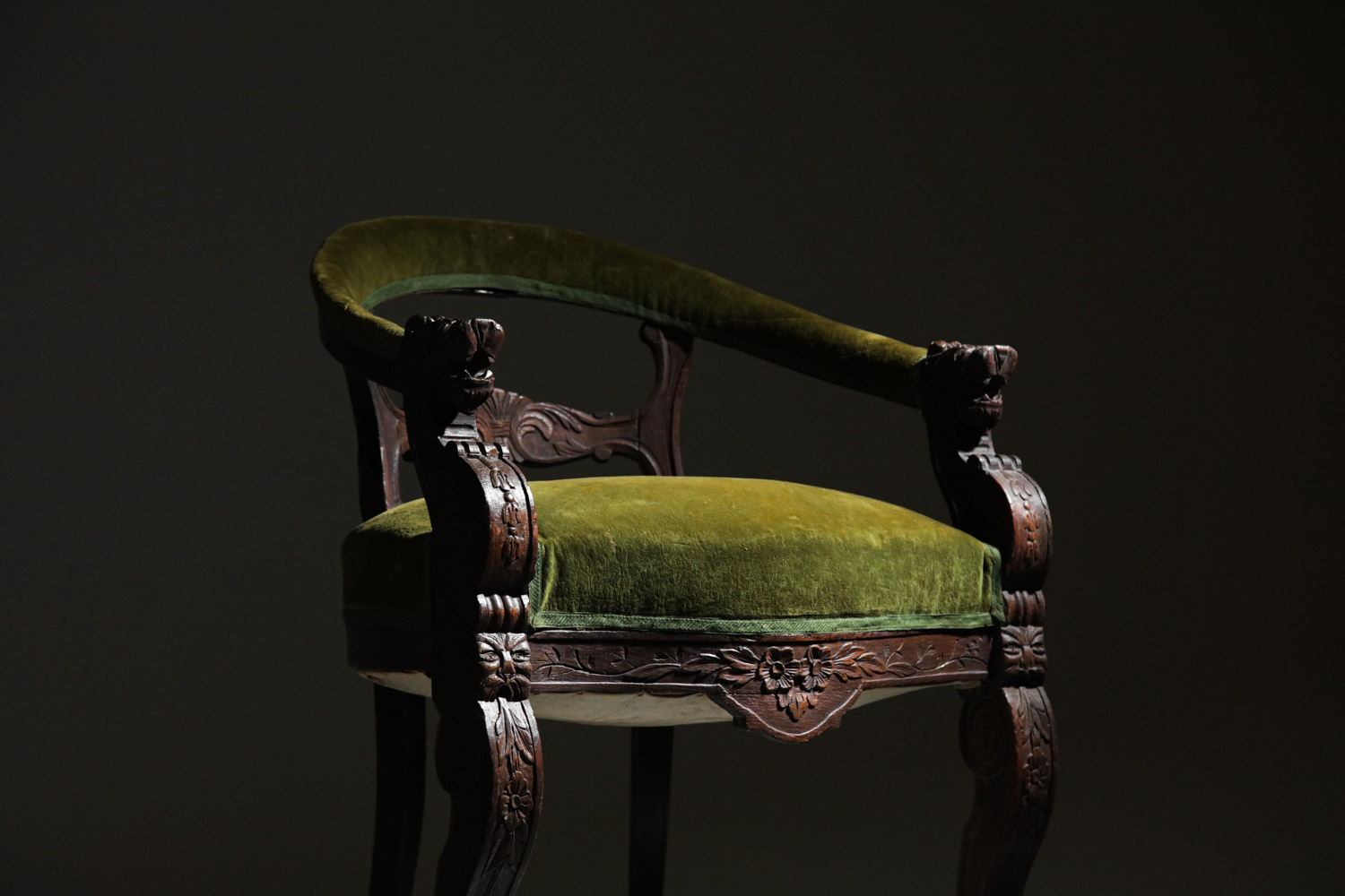 fauteuil fauteuil d'apparat en bois sculpté velours vert kaki - H061