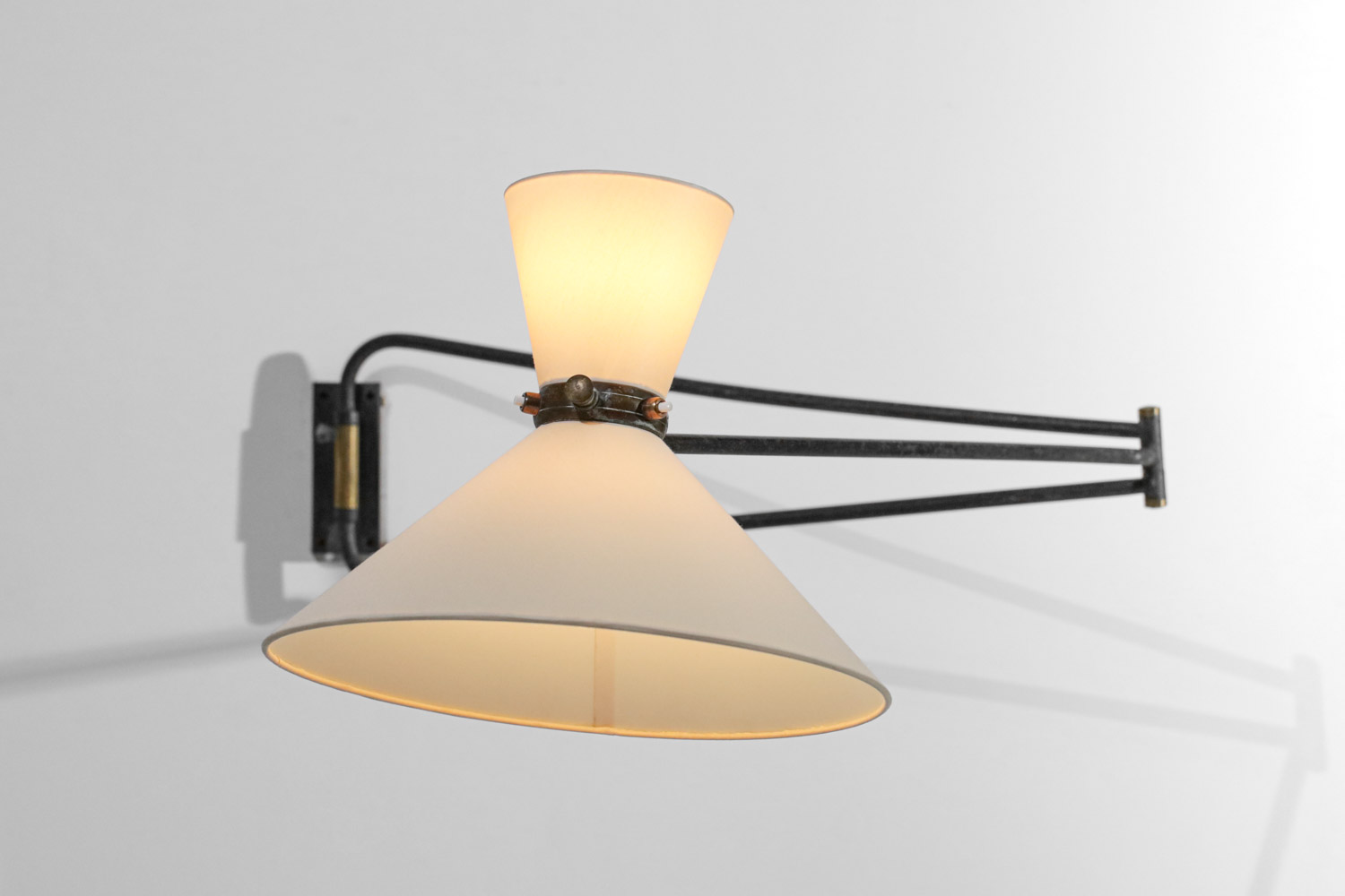 Grande applique potence diabolo lunel abat-jour tissu années 50 style Robert mathieu - F289