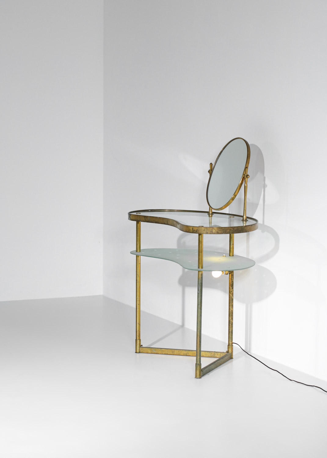 coiffeuse italienne attribuée à Luigi Brusotti années 50 en laiton verre miroir - H109