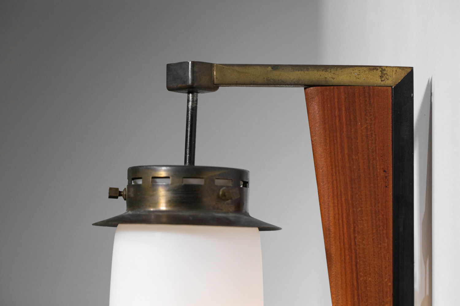 Grande Paire d'appliques italiennes stilnovo années 50 laiton bois opaline