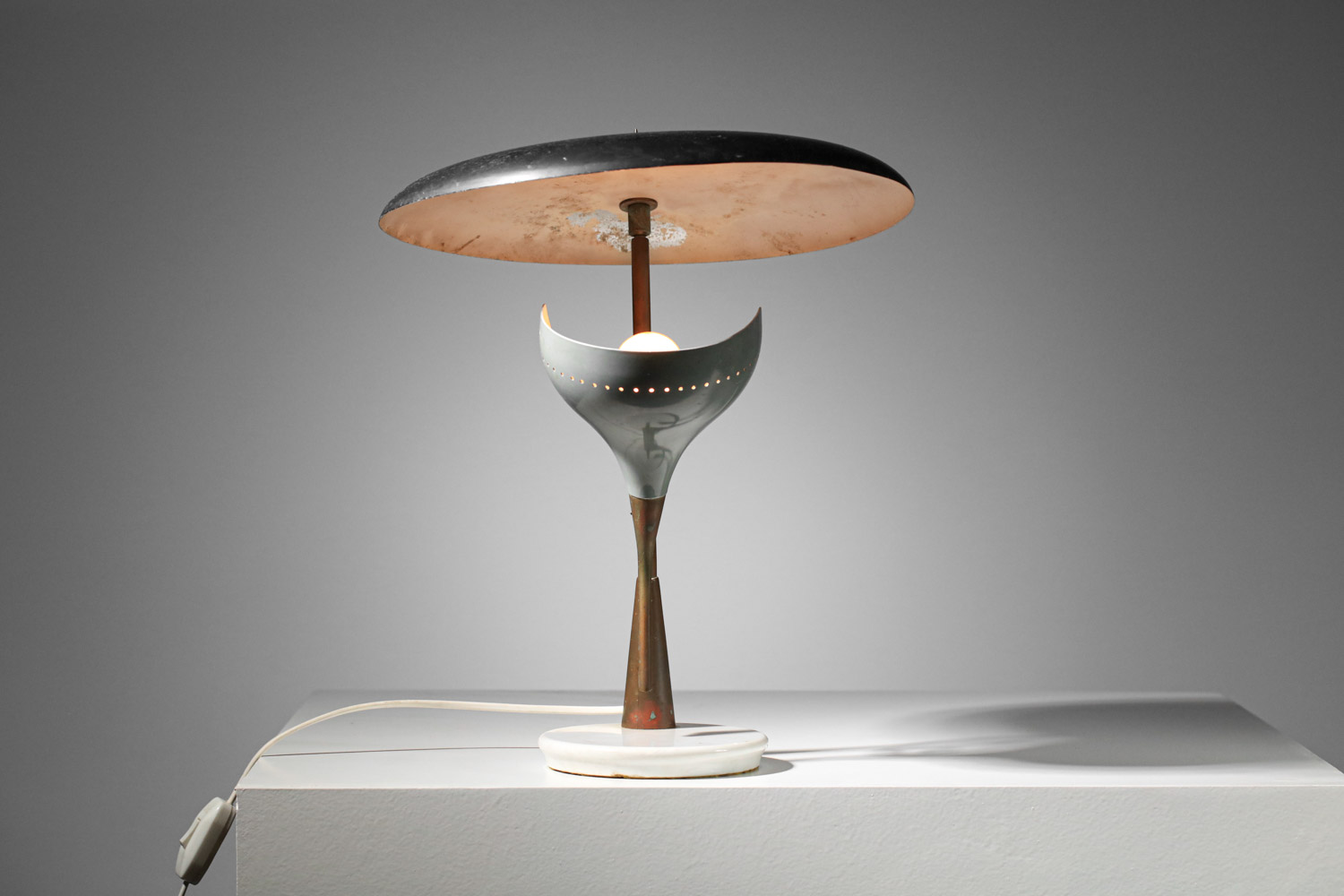 Lampe de table stillux italienne des années 60 grise et noire - G718