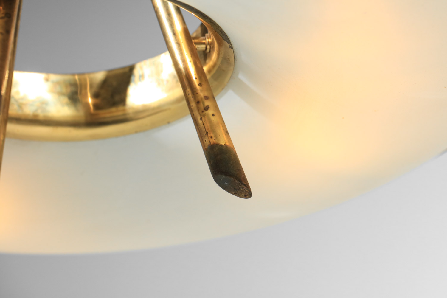 Lustre suspension italienne dans le gout de pietro chiesa verre et laiton soucoupe H571