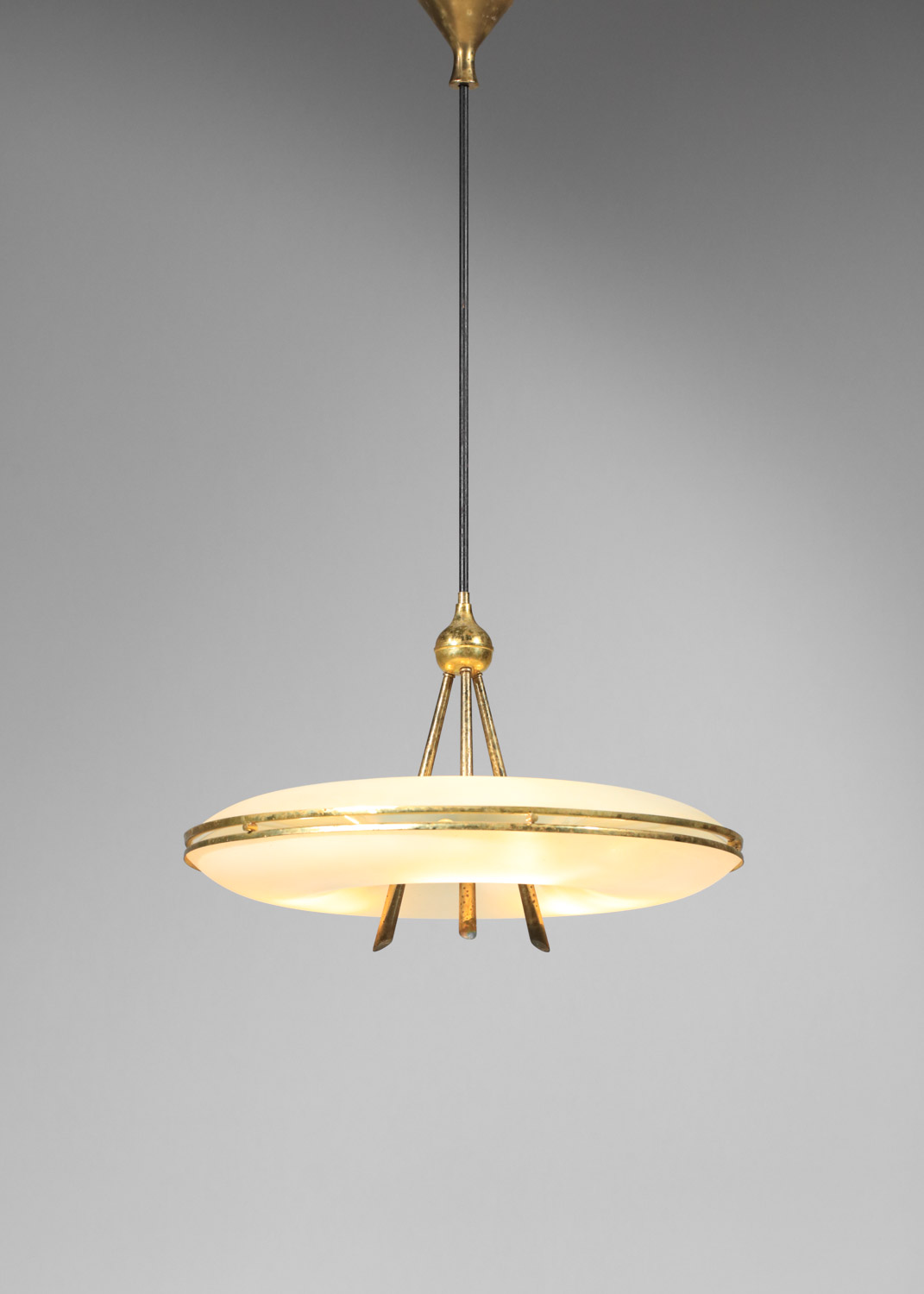 Lustre suspension italienne dans le gout de pietro chiesa verre et laiton soucoupe H571