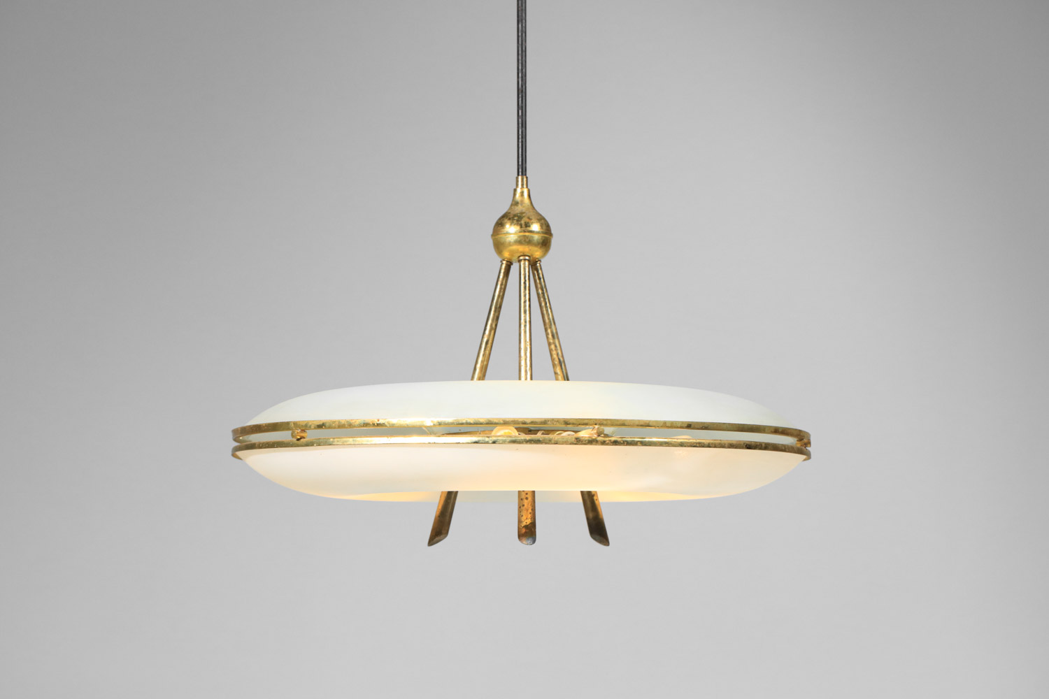 Lustre suspension italienne dans le gout de pietro chiesa verre et laiton soucoupe H571