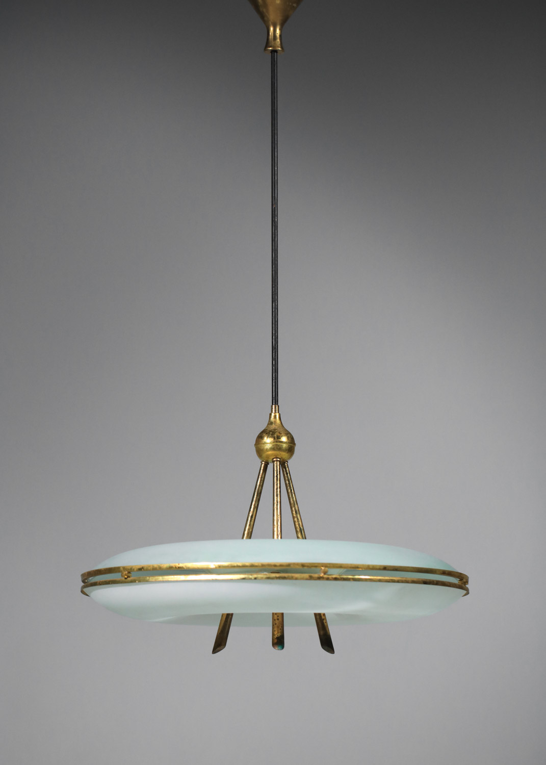 Lustre suspension italienne dans le gout de pietro chiesa verre et laiton soucoupe H571